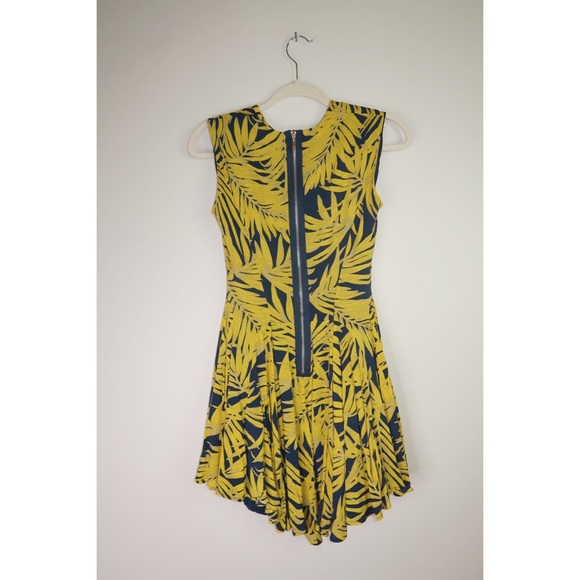 H&M flowy dress - Picture 2 of 4